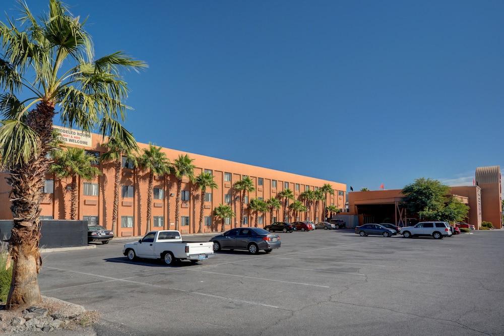 Lucky Club Casino & Hotel