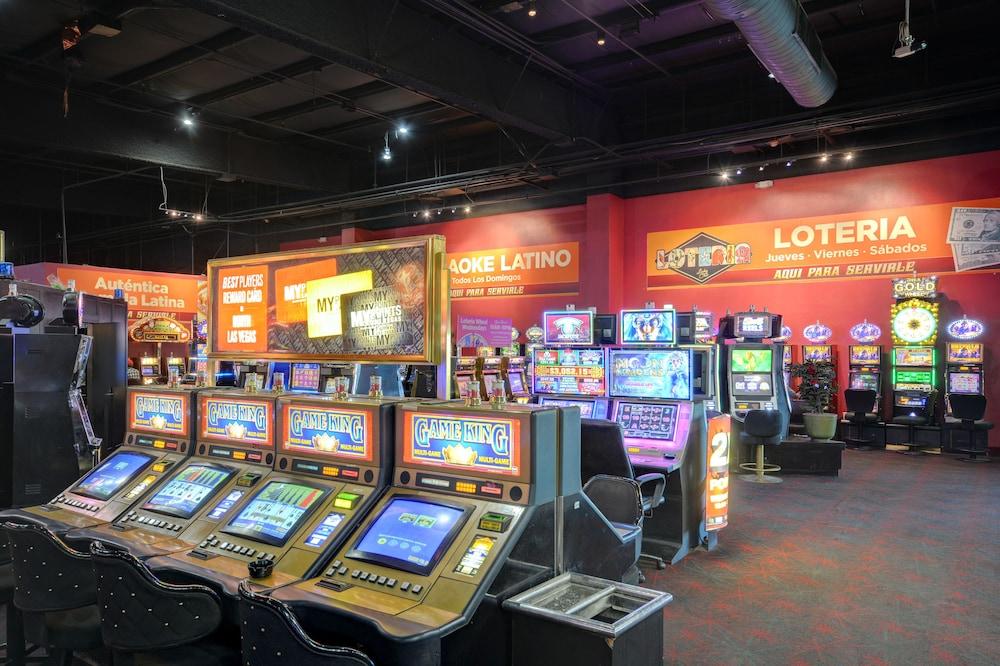 Hotel Lucky Club Casino &