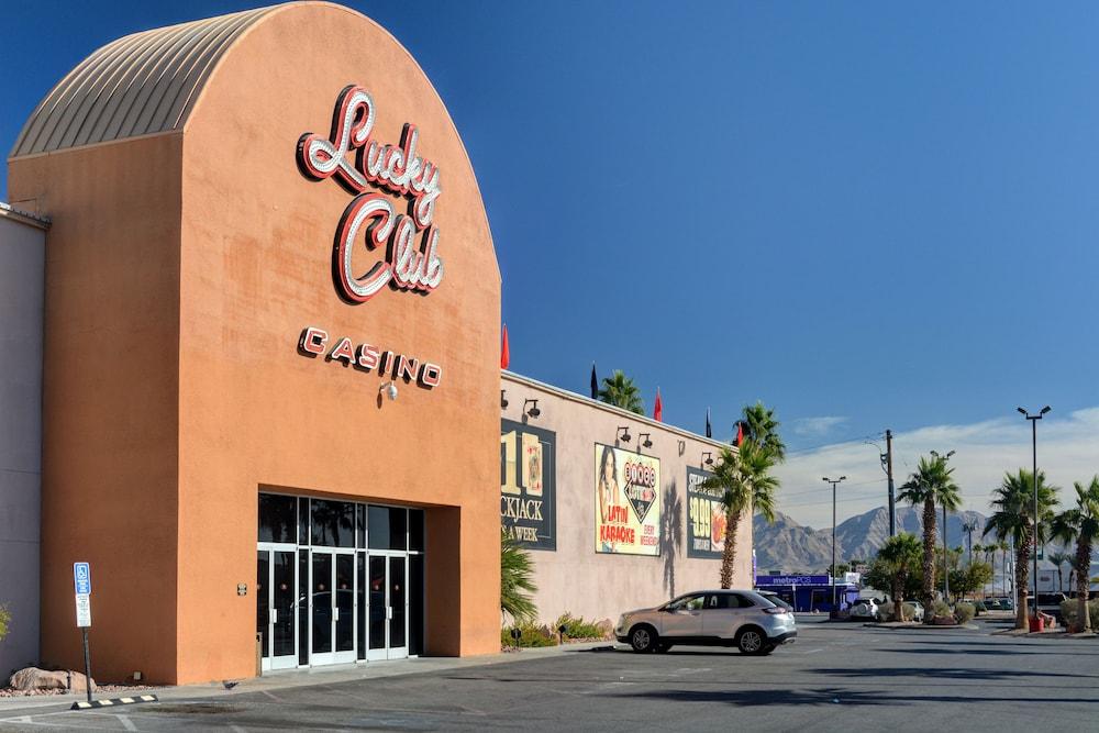 Lucky Club Casino &
